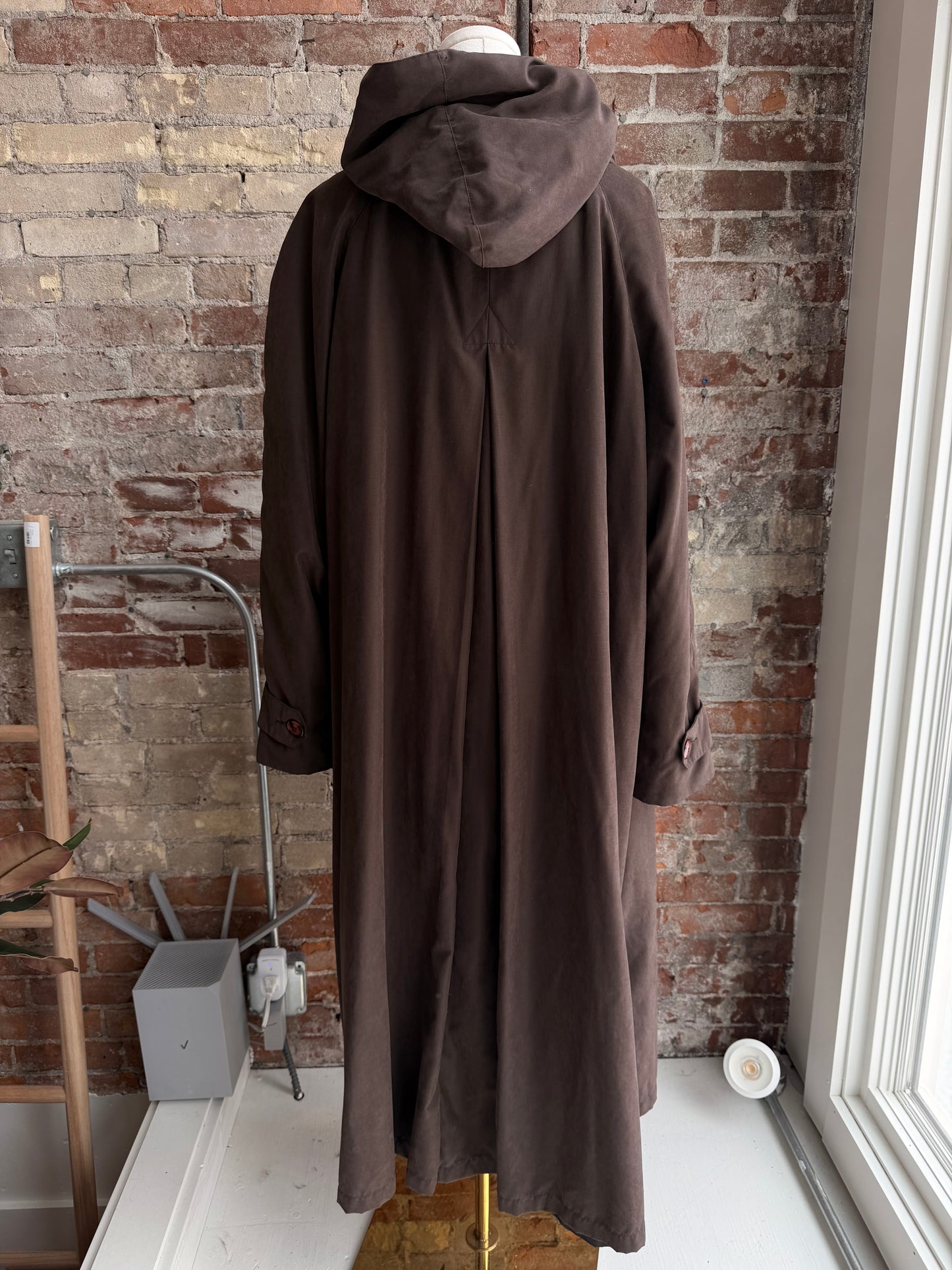 90s New York Harbor brown drapey trench with button out lining