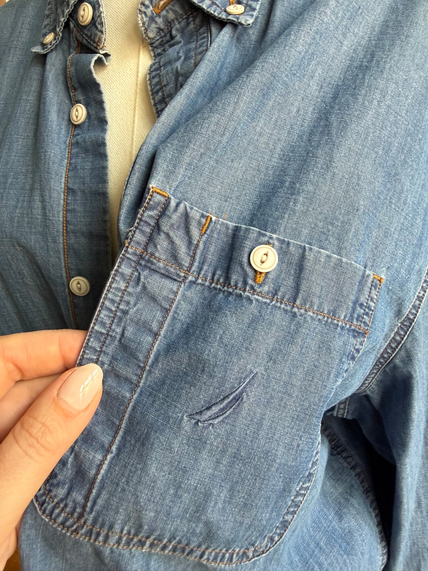00s Nautica light weight denim button down