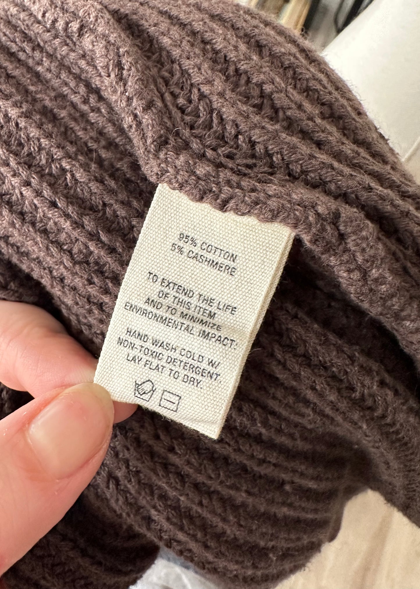 Alex Mill Chelsea turtleneck in chocolate. Size large.