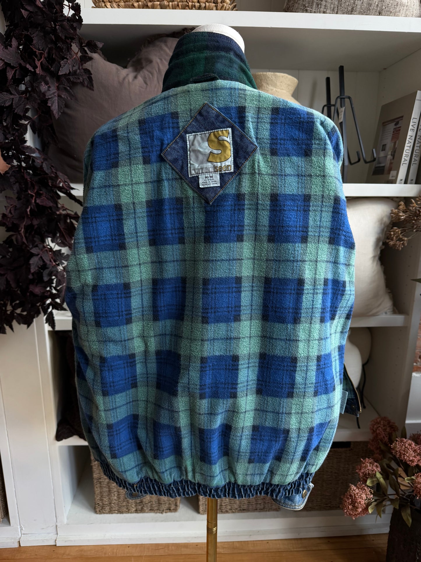 90s Current Scene denim bomber. Fits S-L