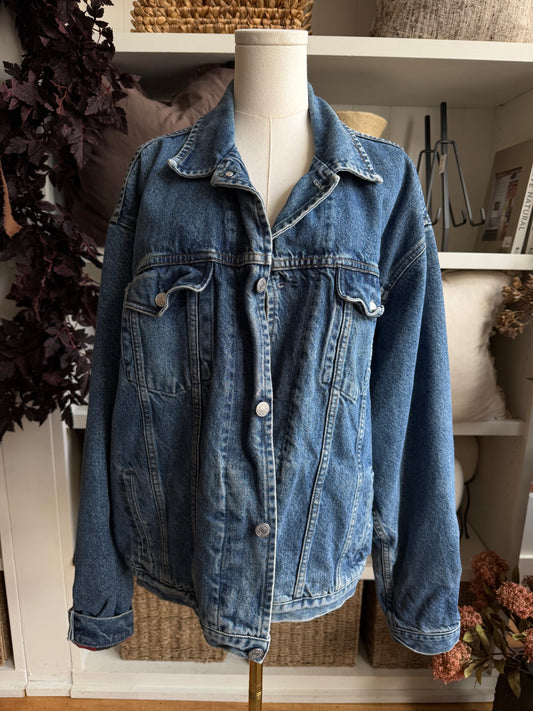 90s Gap flannel lined denim jacket. Fits S-L