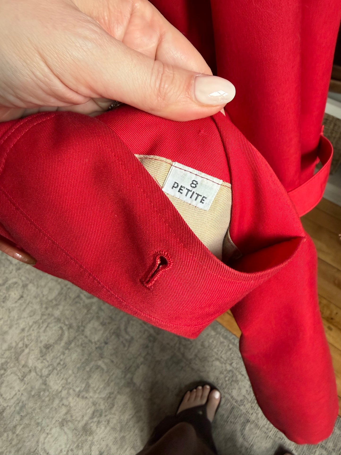 Vintage Burberry red trench coat with wool zip out lining. Fits XXS-S