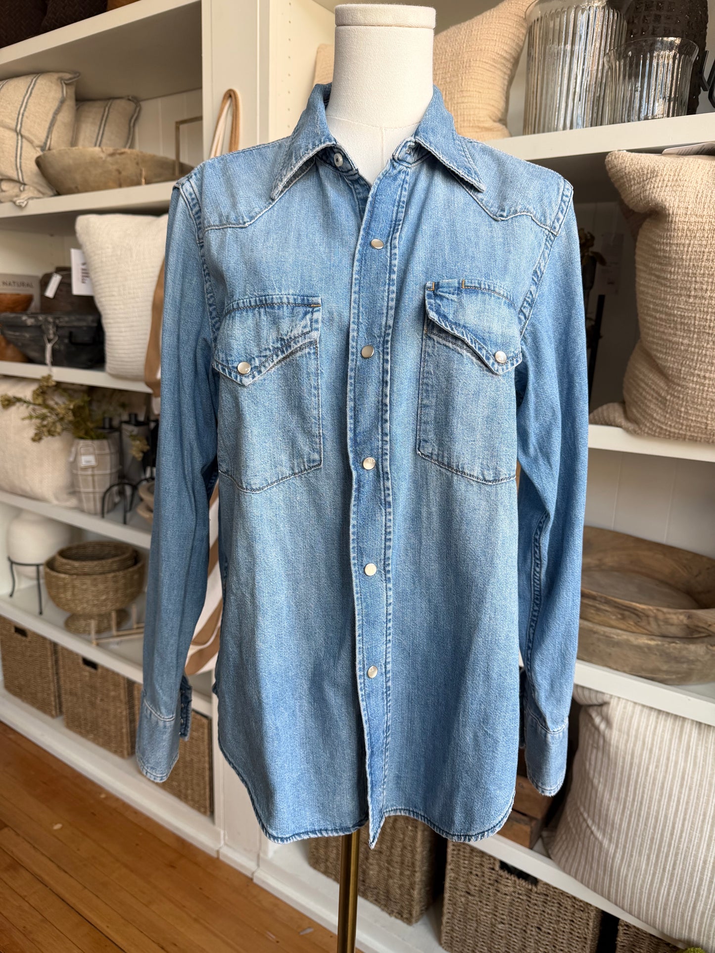 Buck Mason Rodeo Queen Western shirt. Size Large (runs small. NWT