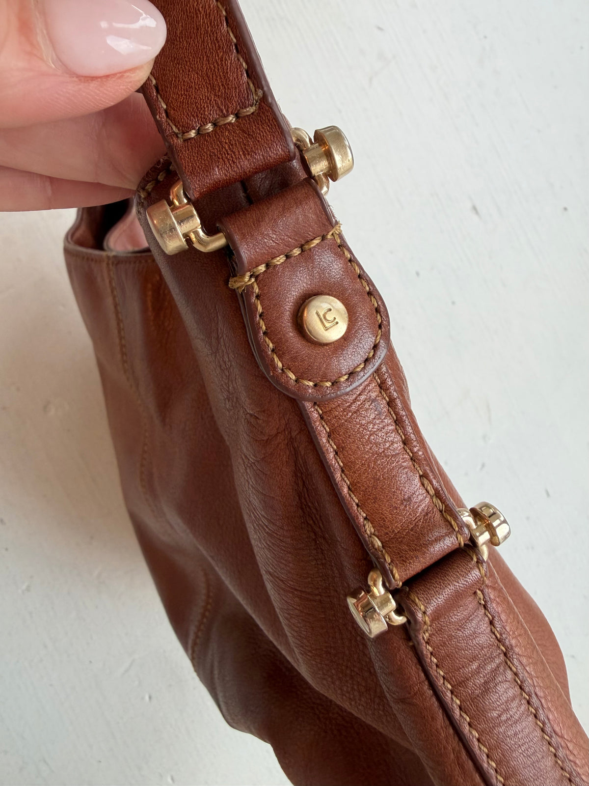 00 Liz Claiborne leather shoulder bag