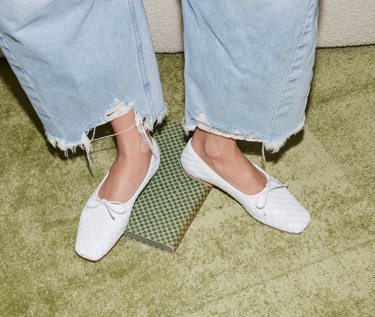 Freda Salvador Jada woven leather flats in white. Size 9.5 (fit like a 9)