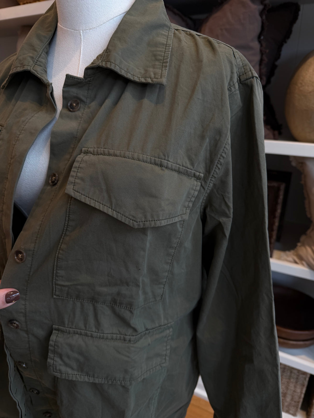 Banana Republic Cotton Twill Shirt jacket in olive green. Size L