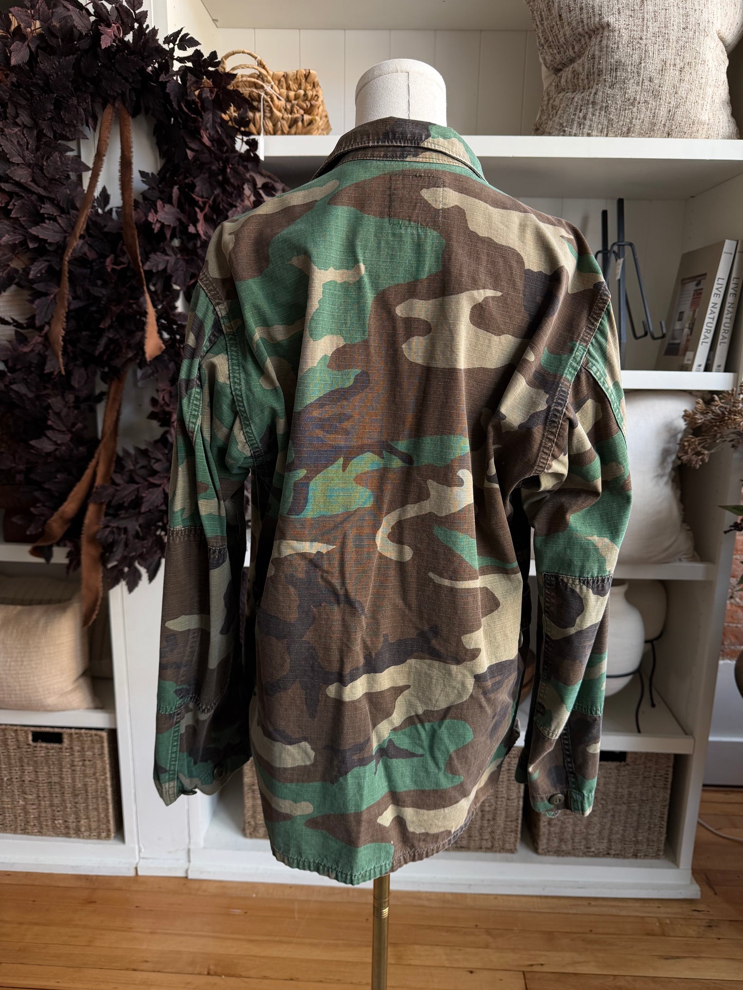 Vintage US Navy fatigue jacket. Fits XS-M
