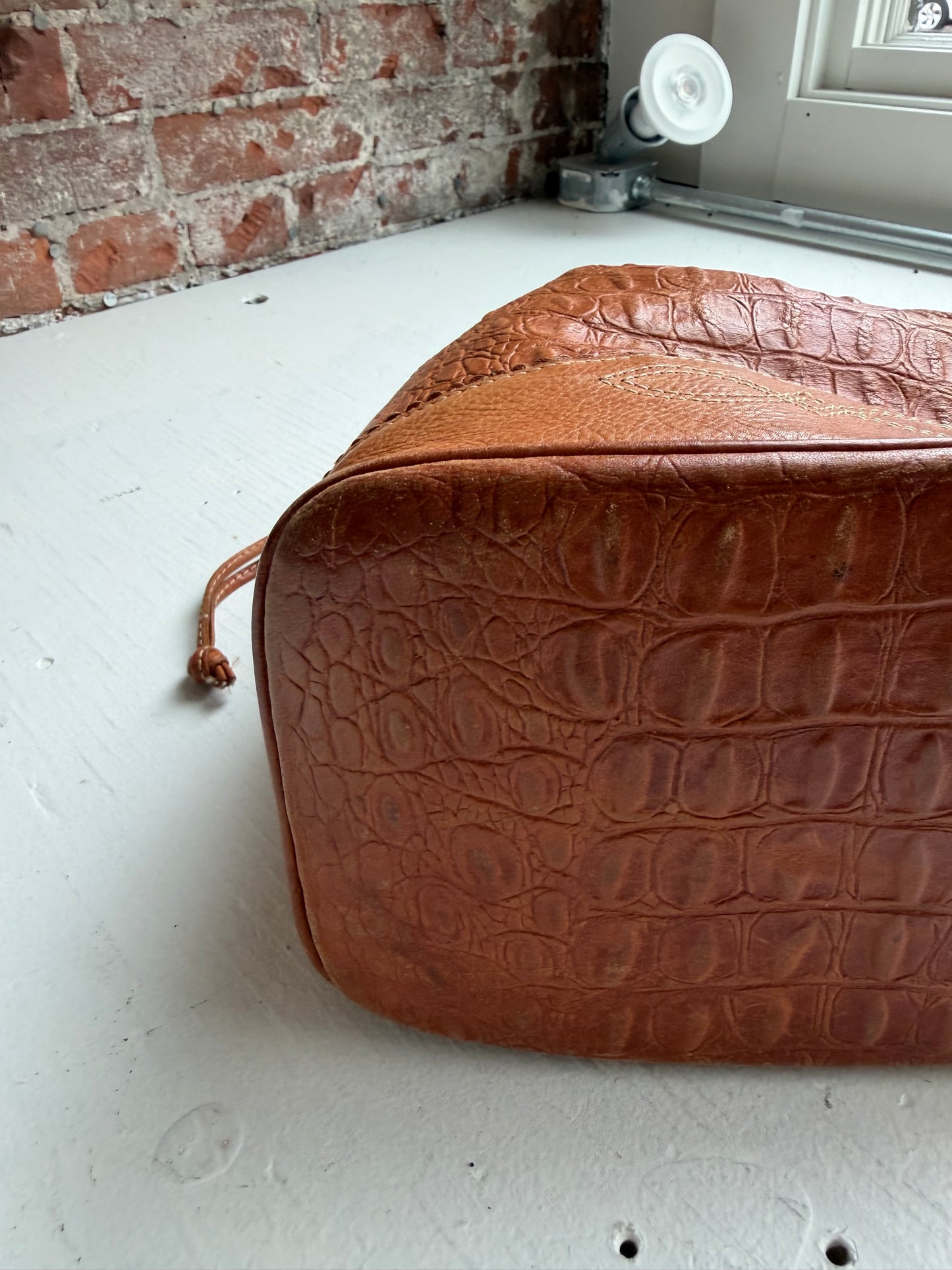 90s Unisa crocodile bucket bag. Made in Brazil