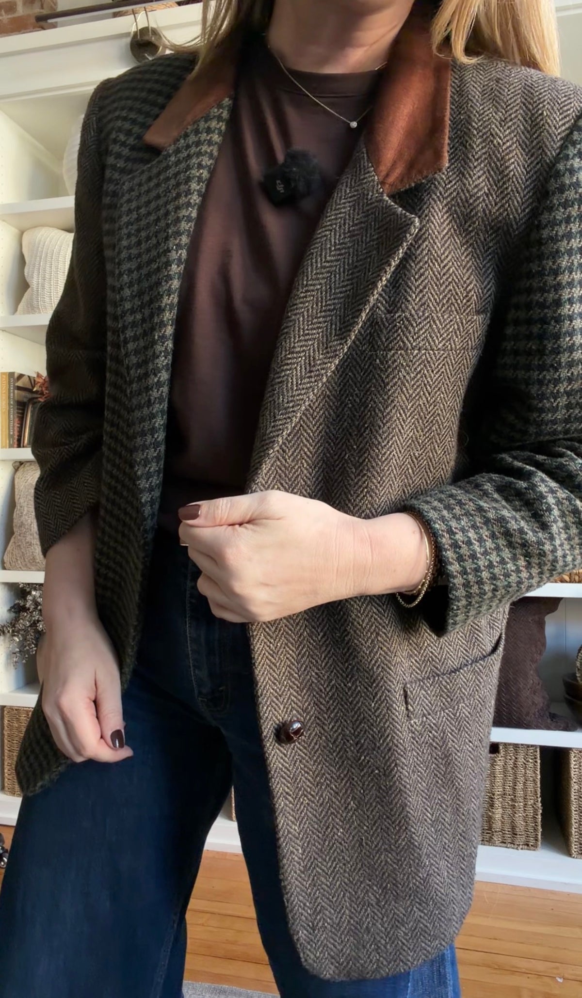 90s JL Colebrook two toned tweed blazer with leather collar. Fits S-L