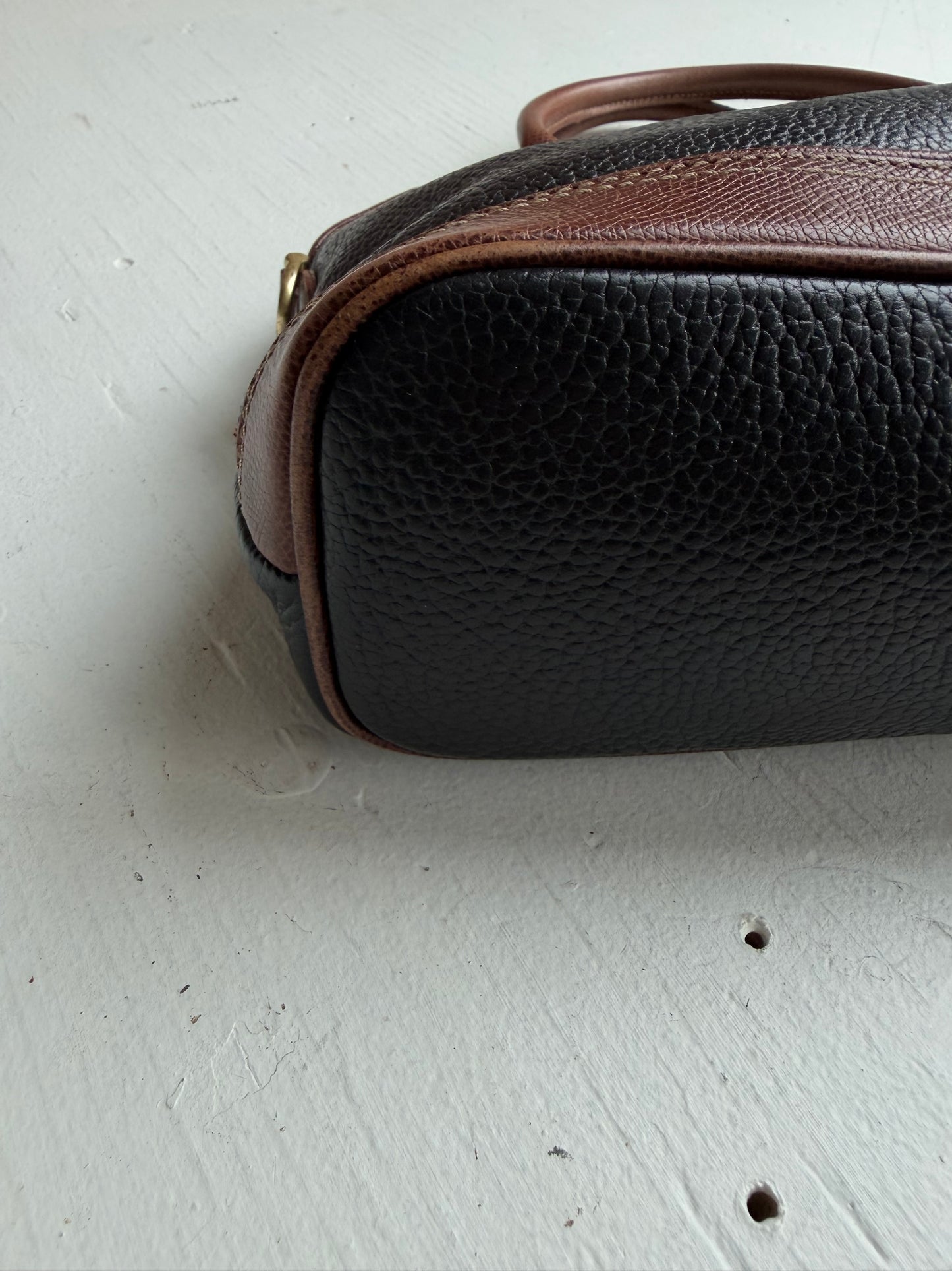 90s Liz Claiborne black and brown pebbled leather handbag