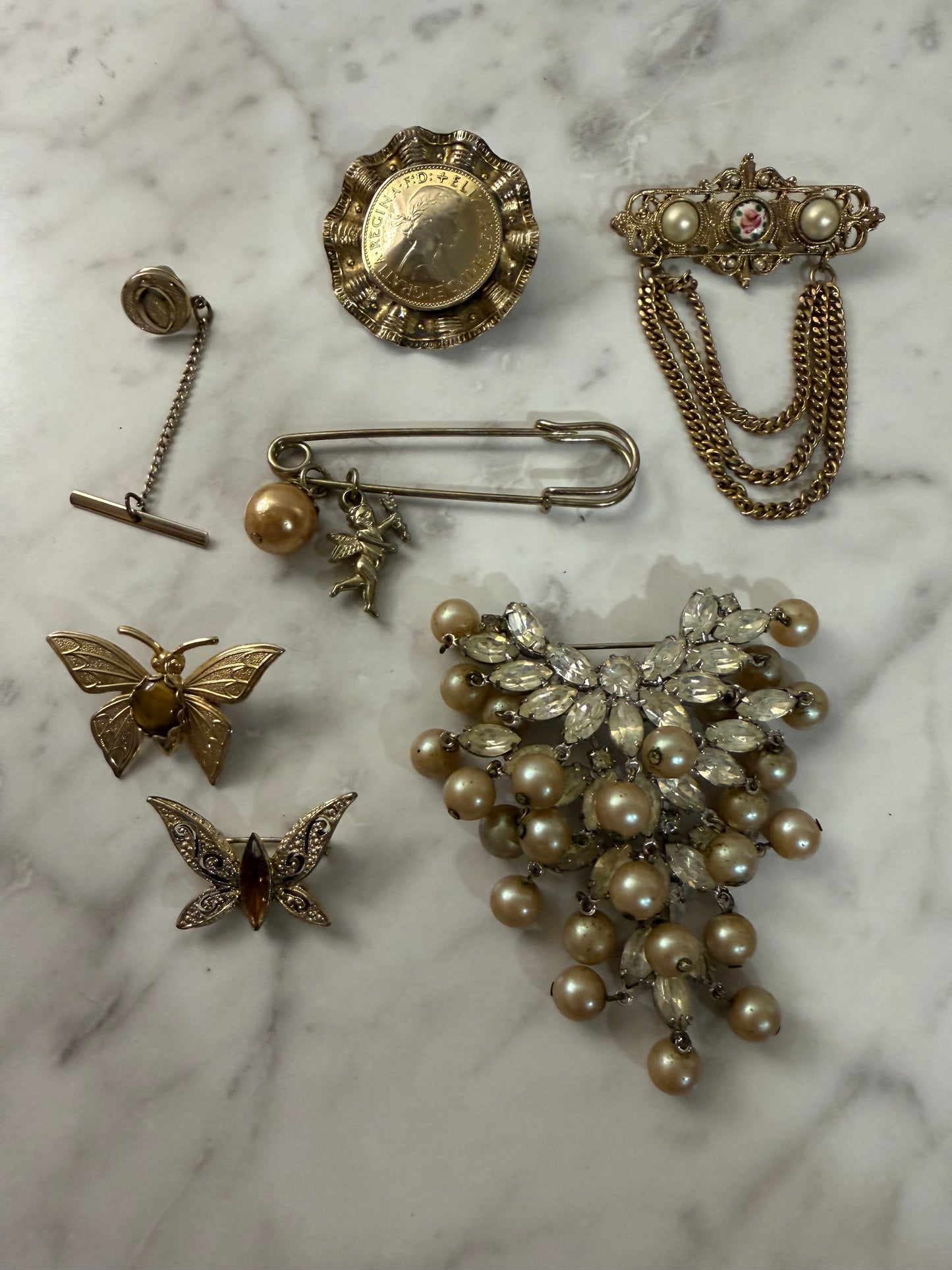 Vintage gold brooch pack