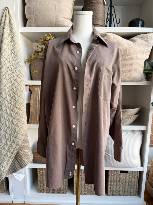 90s Geoffrey Beene brown cotton button down. Made in Hong Kong