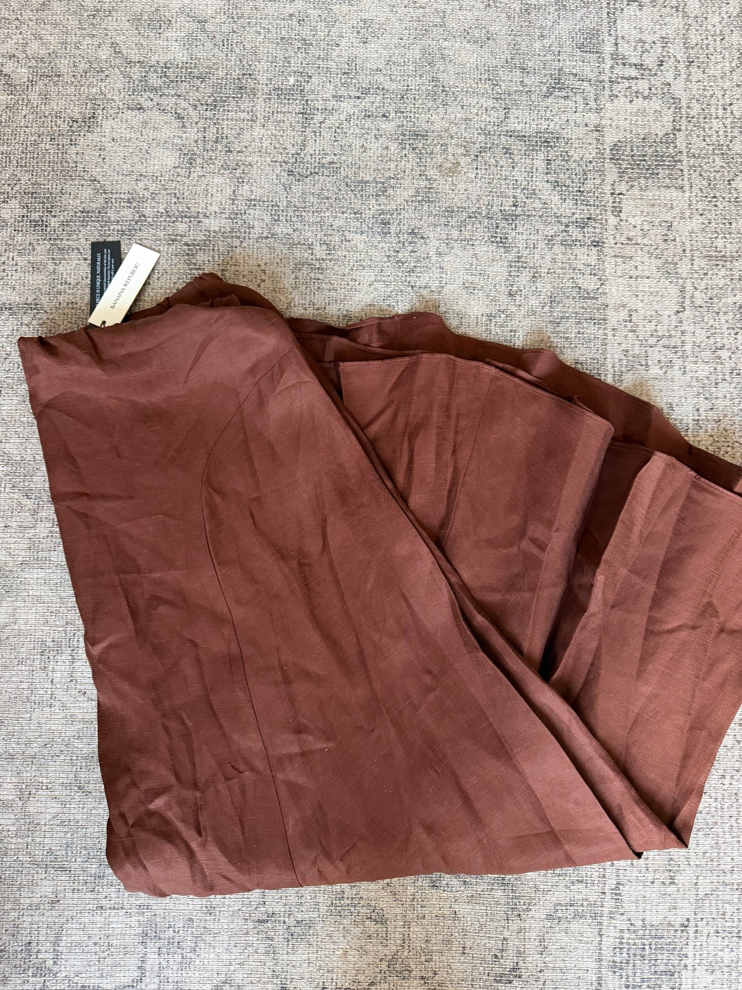 Banana Republic viscose linen maxi skirt in chocolate brown. Size M. NWT