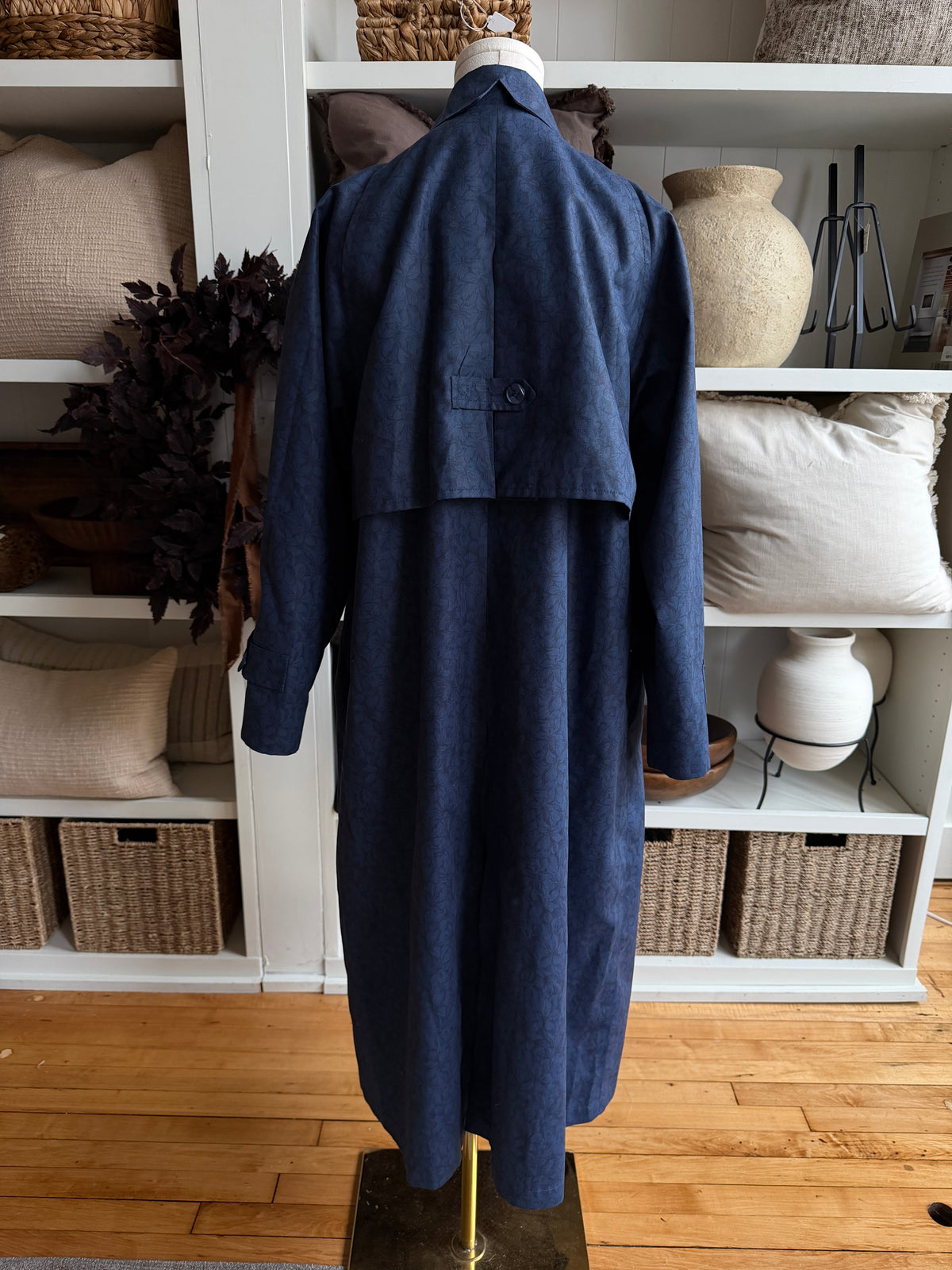 80s London Fog navy floral trench. Made in the USA. Fits S-L petite
