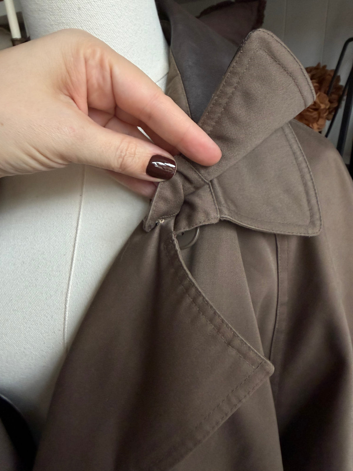 90s La Vogue trench with leather collar. Fits S-L