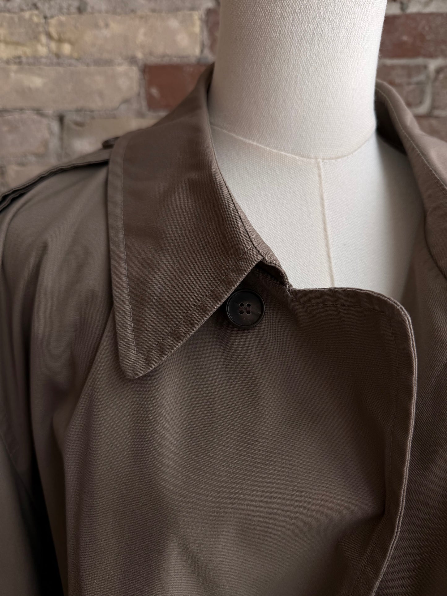 70s/80s short car coat trench with zip out insulated lining. Made in the USA