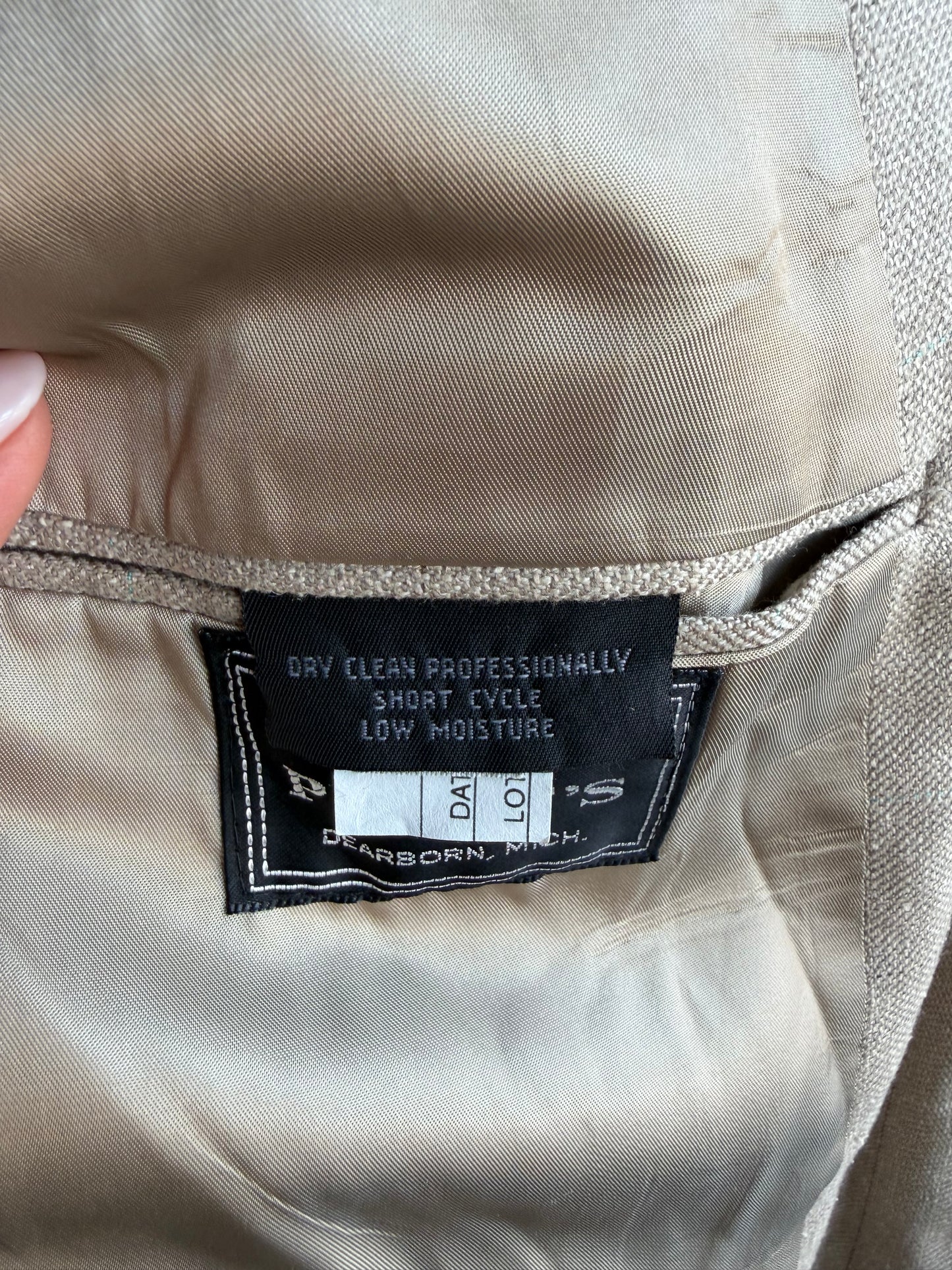90s Burberrys silk wool blend blazer. Made in the USA. Fits M-XL