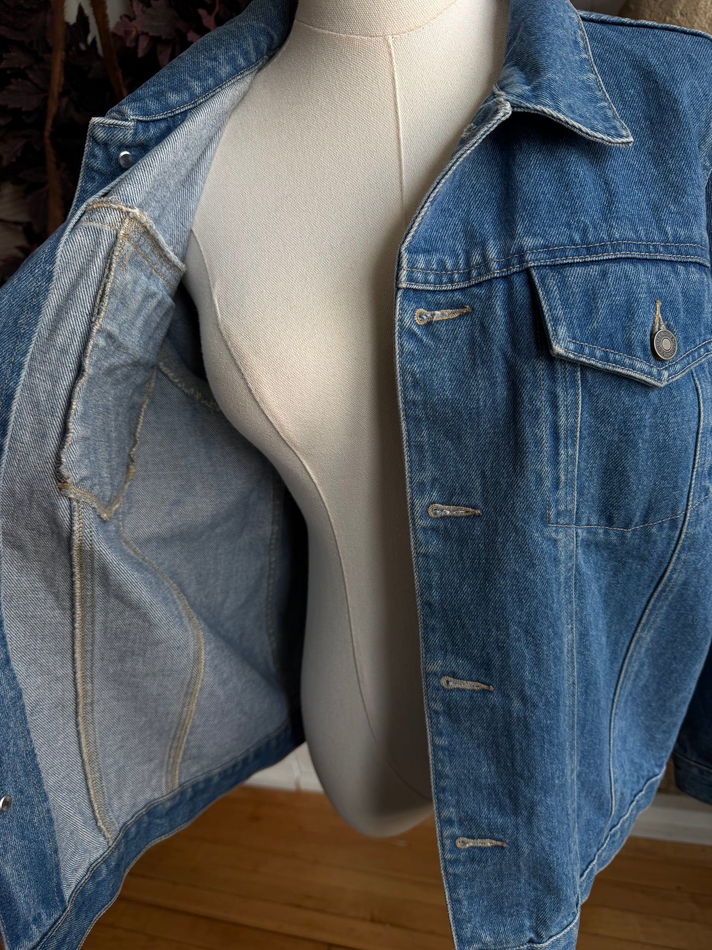90s Lands End denim jacket. Fits XS-M petite