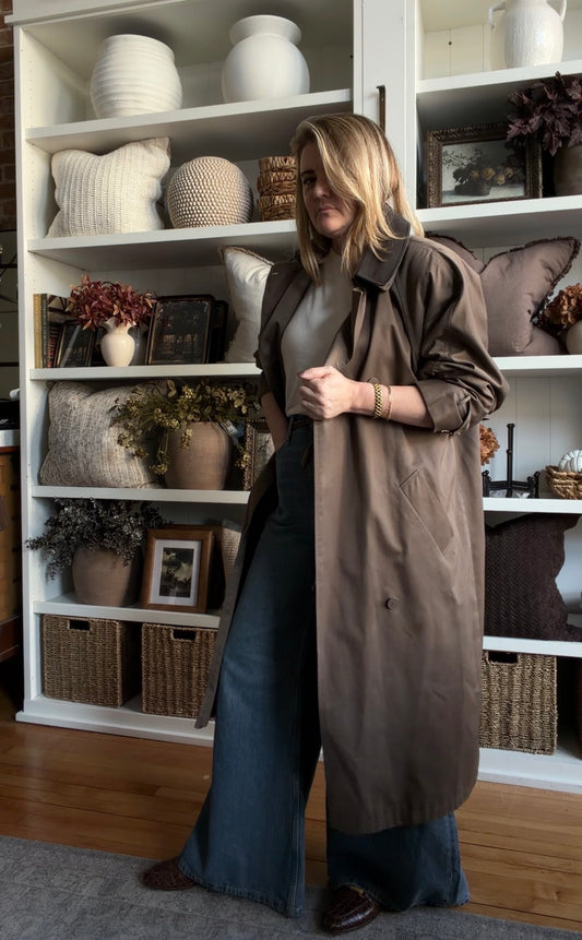 90s La Vogue trench with leather collar. Fits S-L