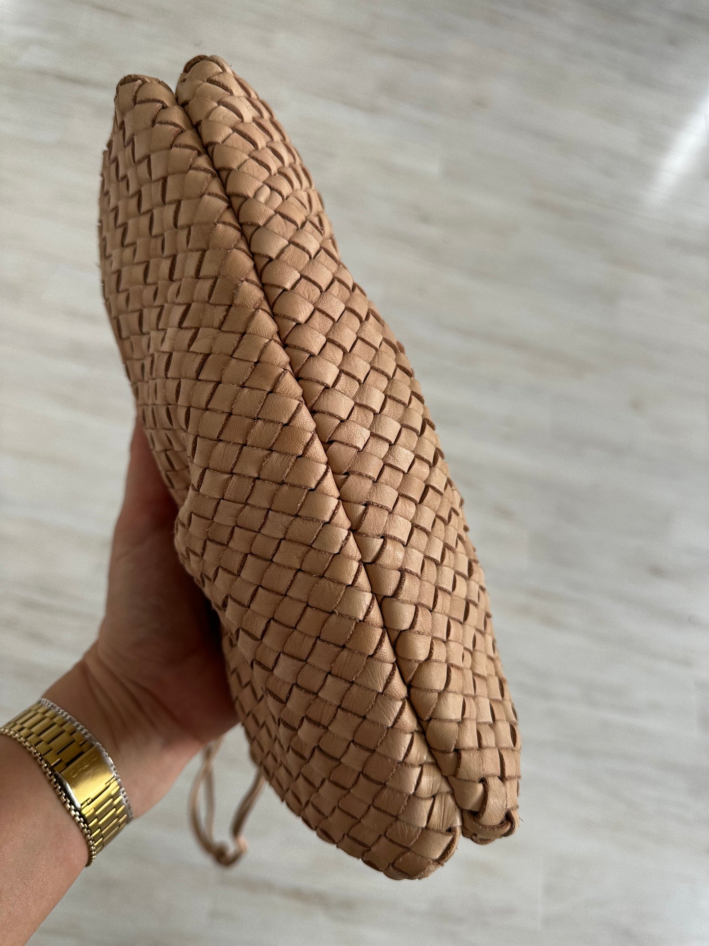 Latico Leather Noble crossbody in natural
