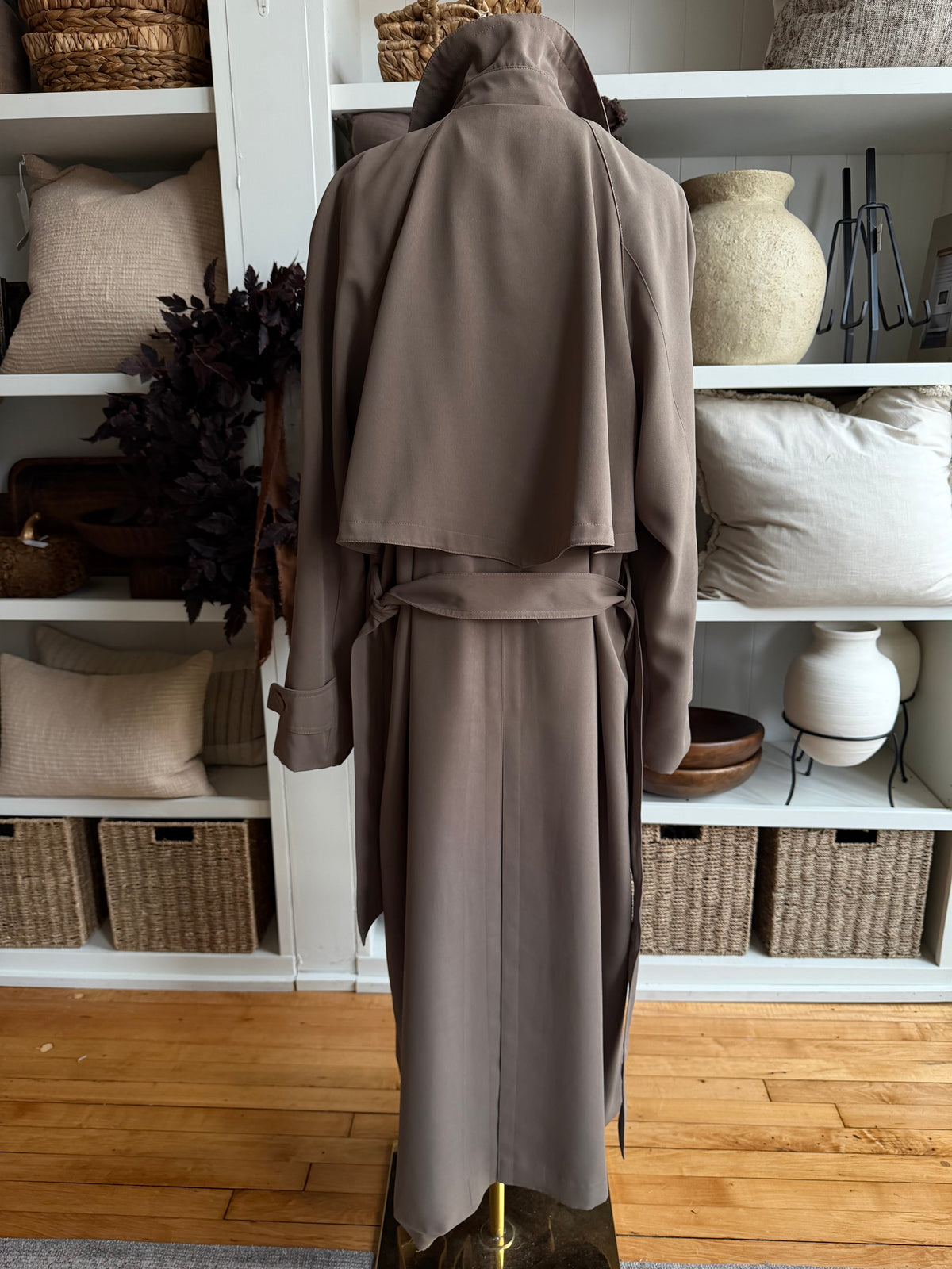00s Gallery light brown trench. Fits M-XL