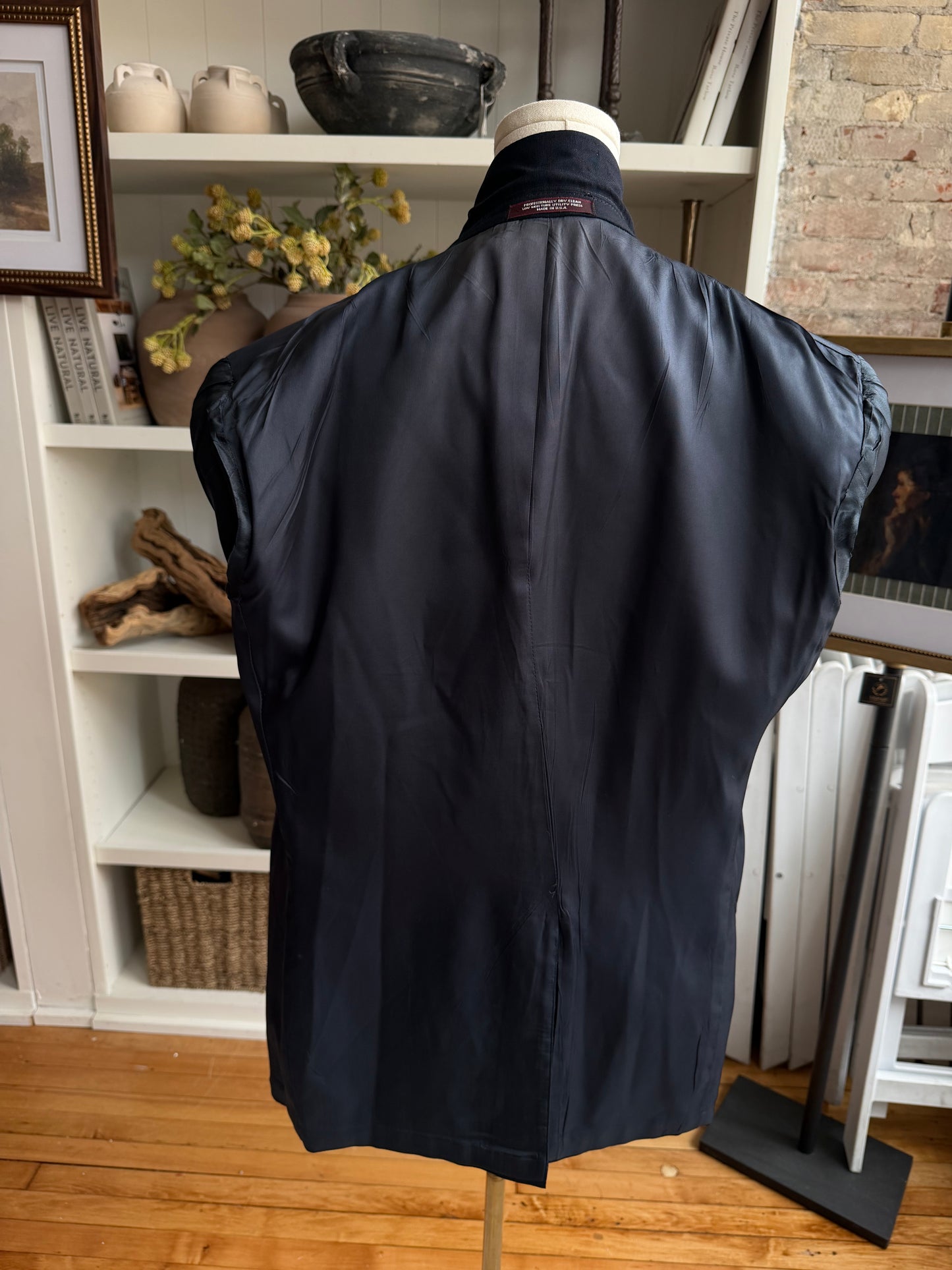 80s Evan Picone lightweight navy wool blazer. Made in the USA