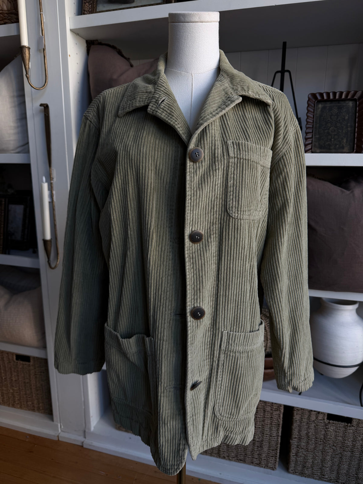 90s Liz Claiborne green corduroy chore coat. Fits XXS-S petite