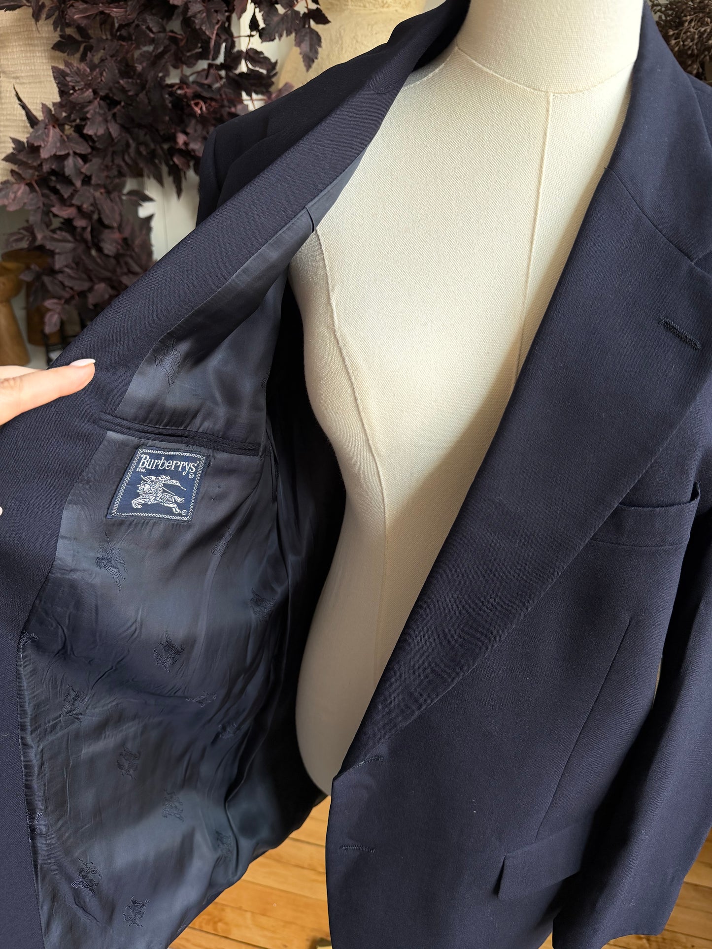 80s Burberrys Navy wool blazer. Made in the USA. Fits M-XL