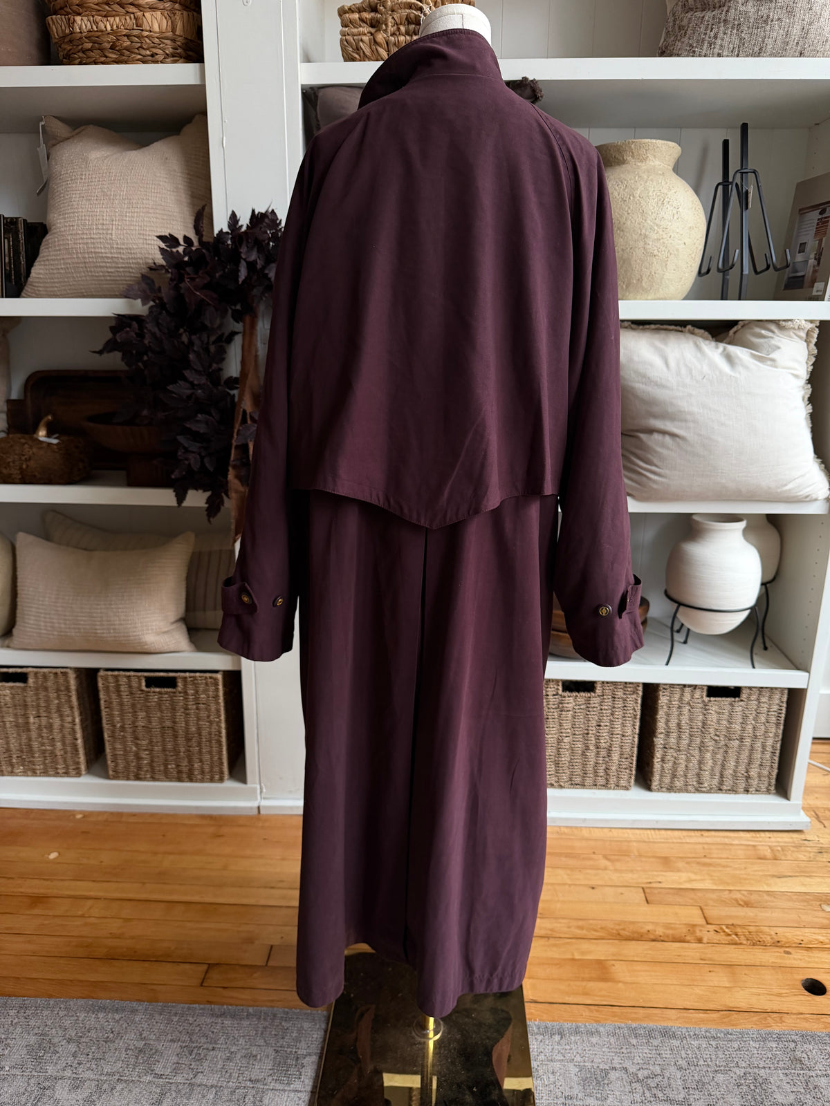 90s Fleet Street burgundy trench. Fits M-XL