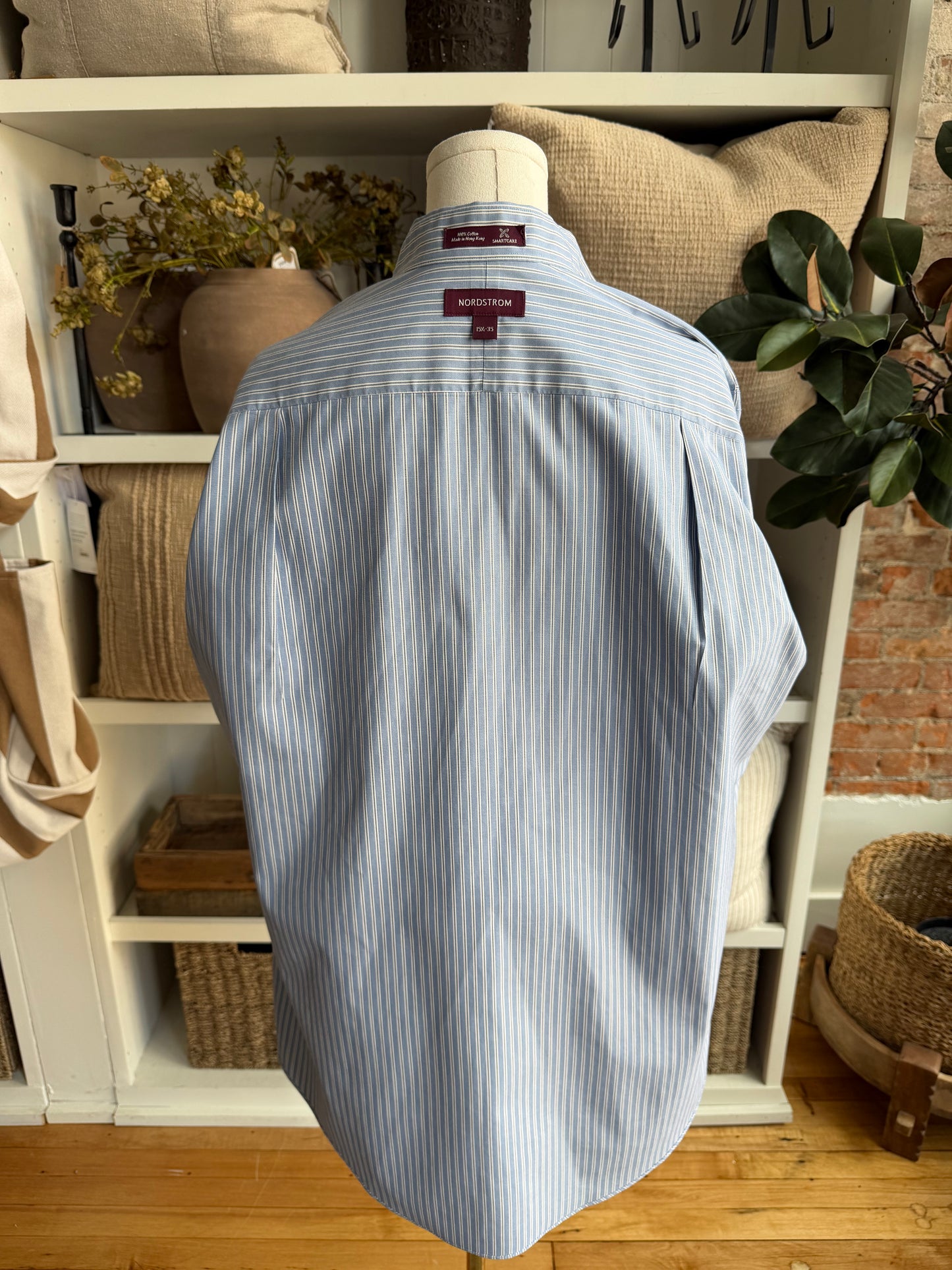 90s Nordstrom poplin button down. Made in Hong Kong