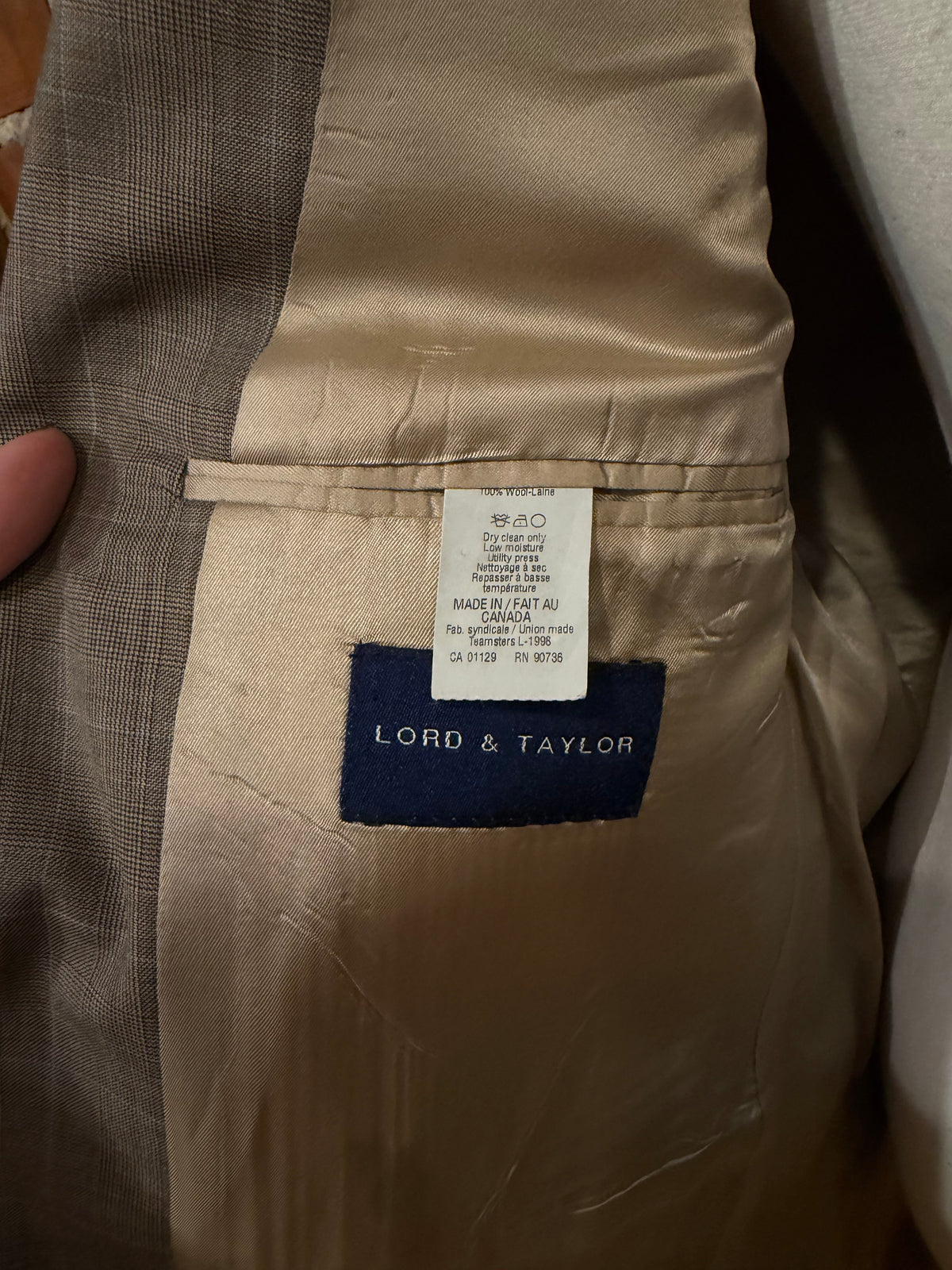 90s Lauren Ralph Laure light weight wool blazer. Made in Canada. Fits S-L