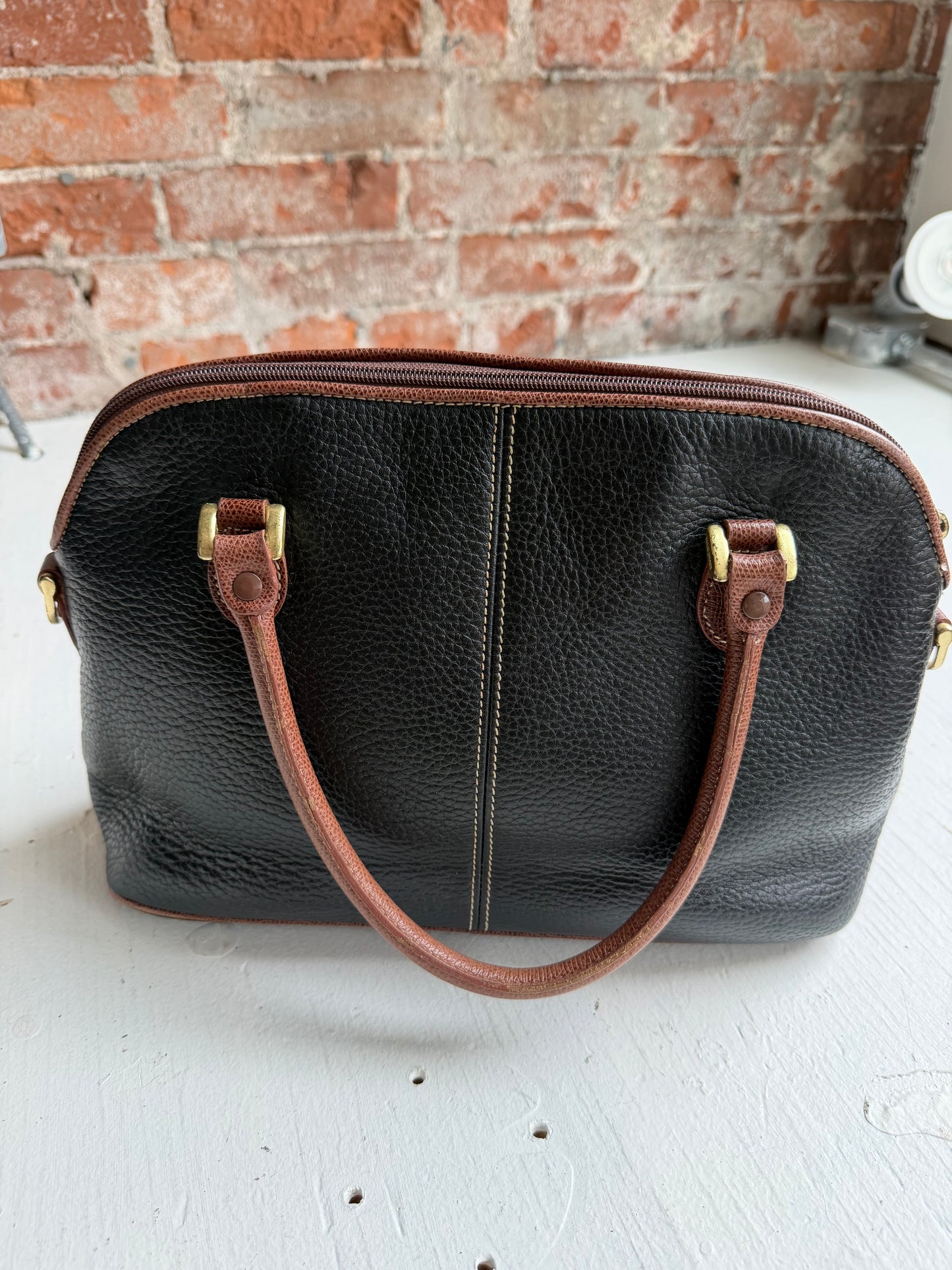 90s Liz Claiborne black and brown pebbled leather handbag