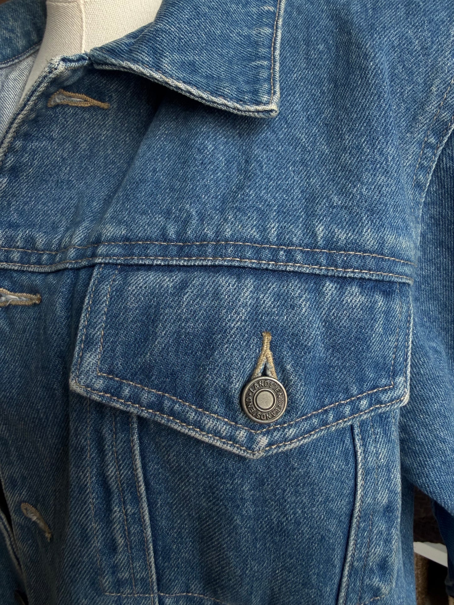 90s Lands End denim jacket. Fits XS-M petite