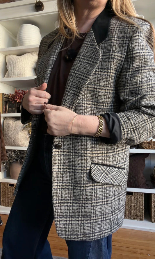 90s David N. Tweed blazer with black suede collar. Fits XS-M