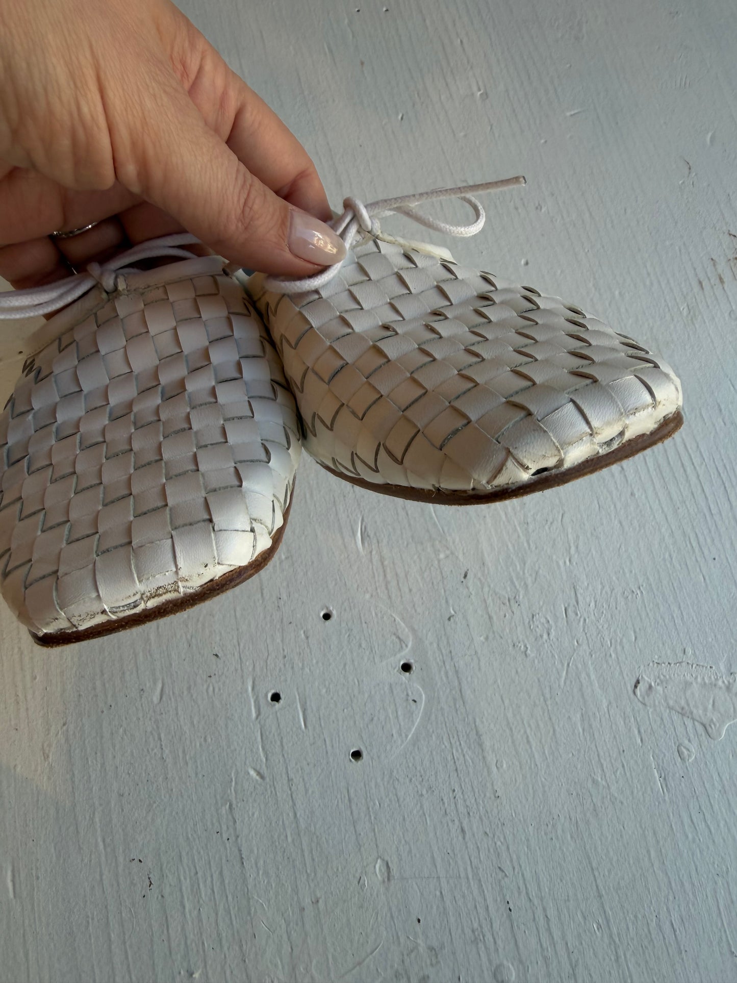 Freda Salvador Jada woven leather flats in white. Size 9.5 (fit like a 9)