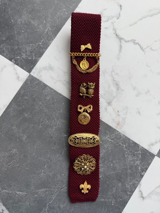 Brooch tie