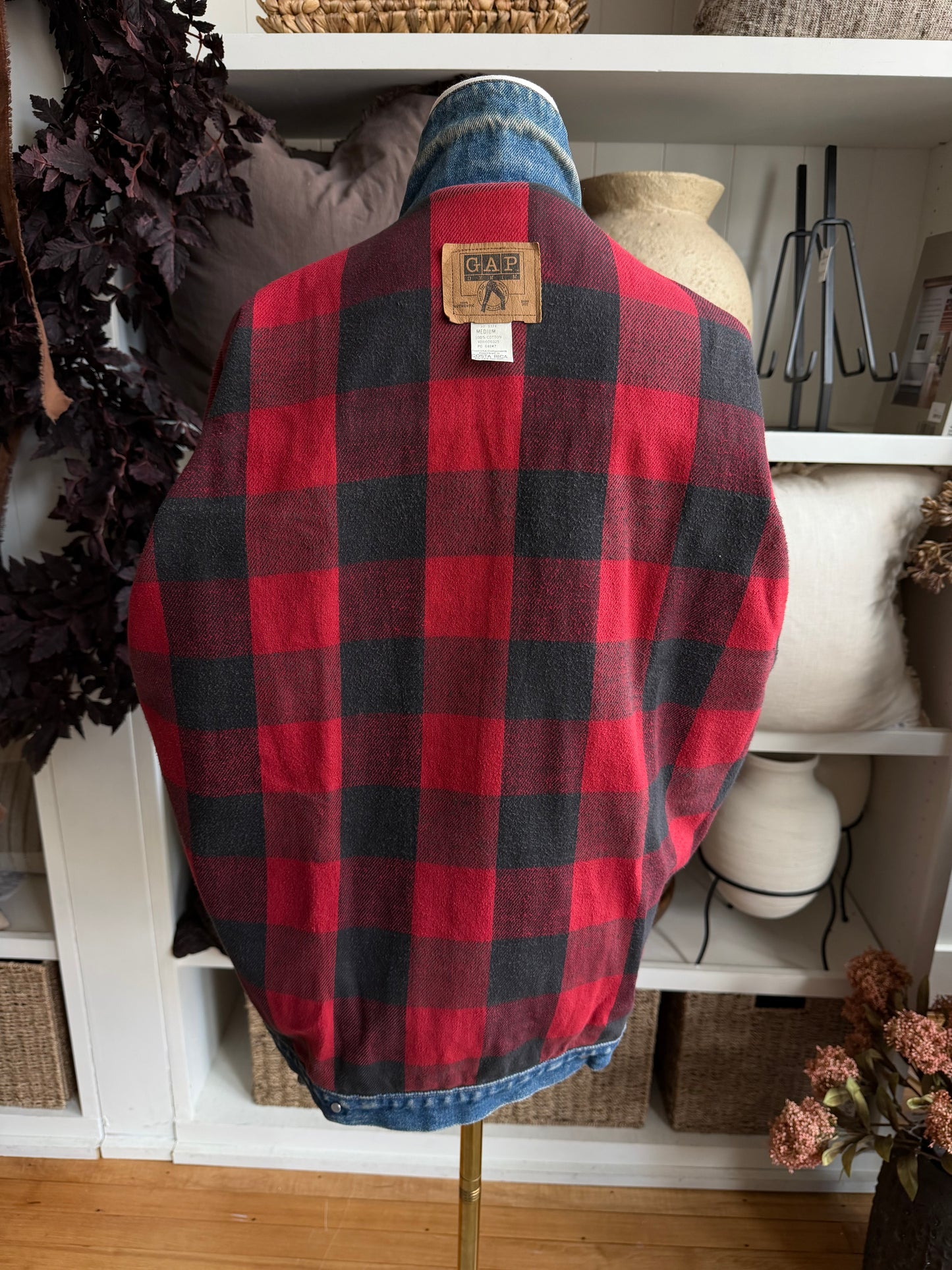 90s Gap flannel lined denim jacket. Fits XS-M
