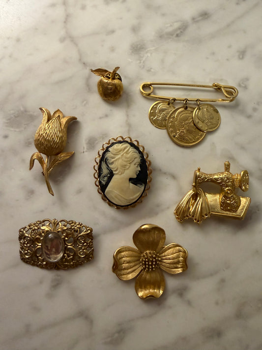 Vintage brooch pack