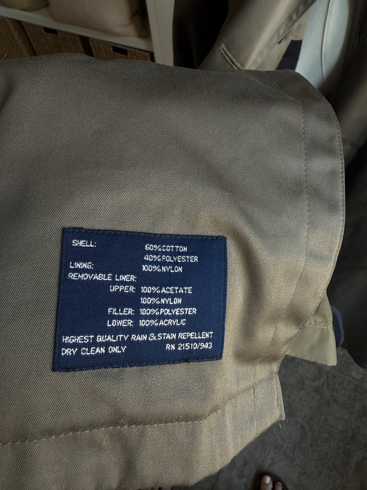 90s Chaps Ralph Lauren green trench with removable wool lining and collar. Fits M-XL