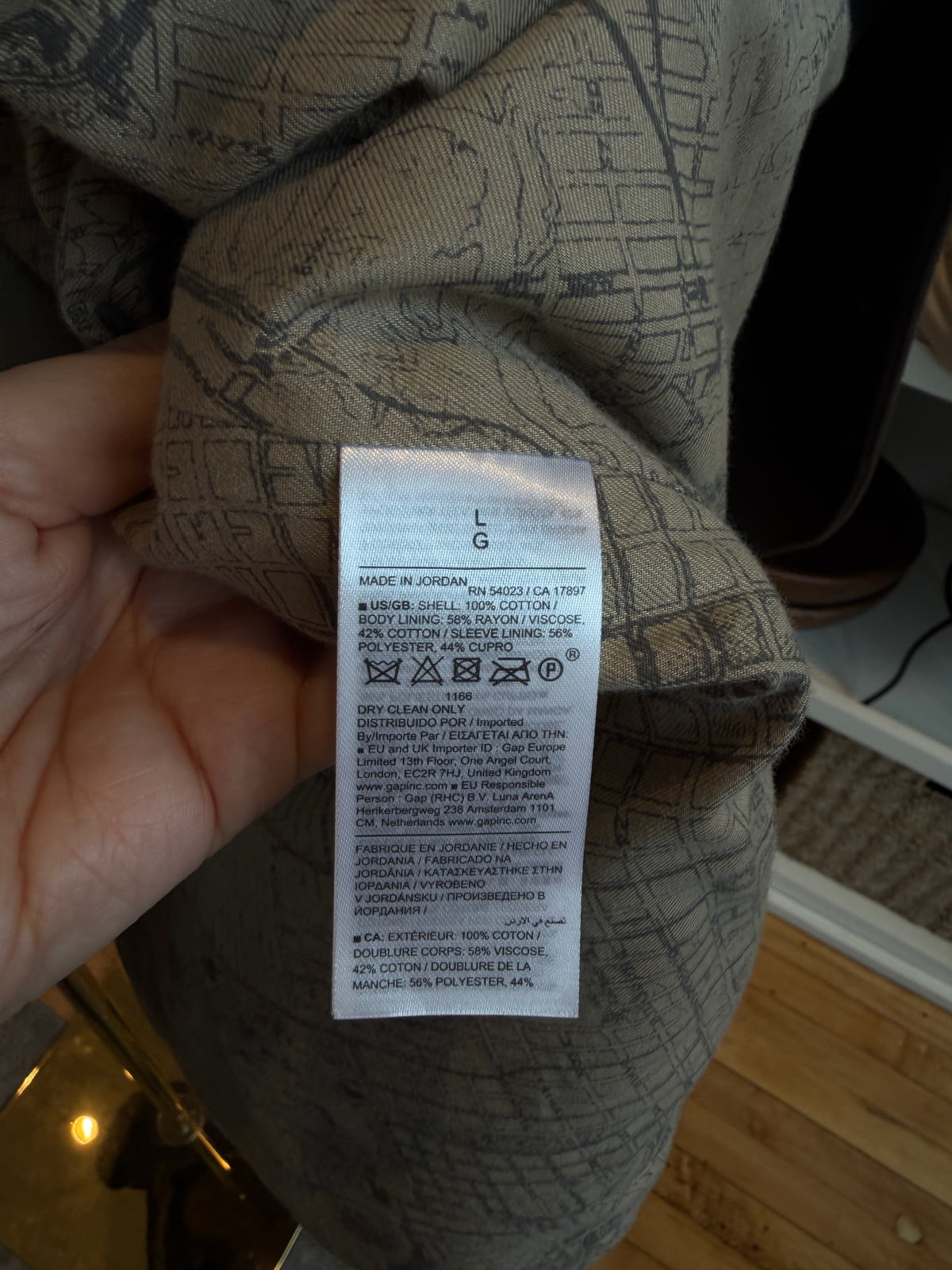 Banana Republic Italian Moleskin barn jacket in dark brown. Size L