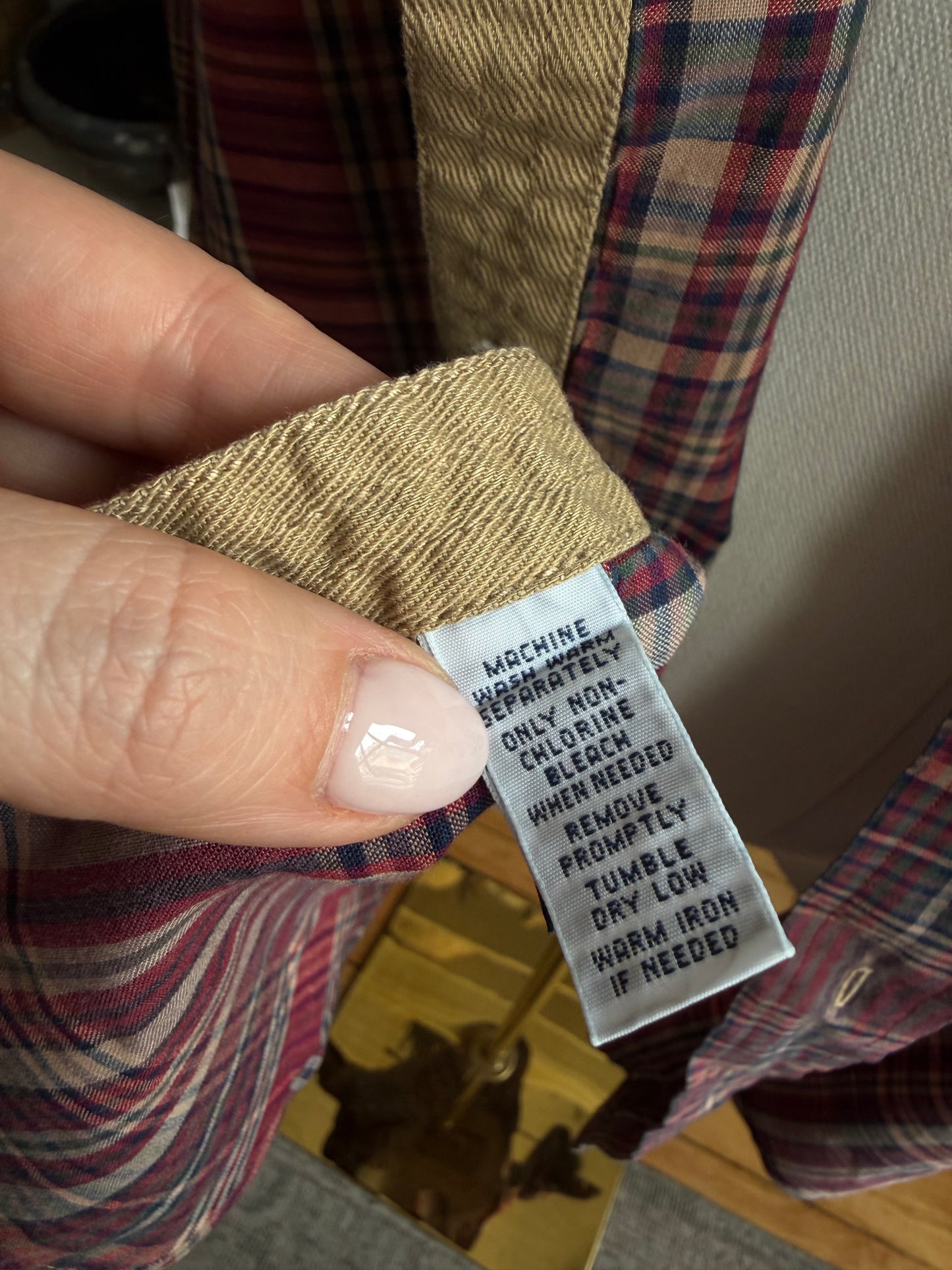 90s Ralph Lauren classic fit button down. Fits XS-M