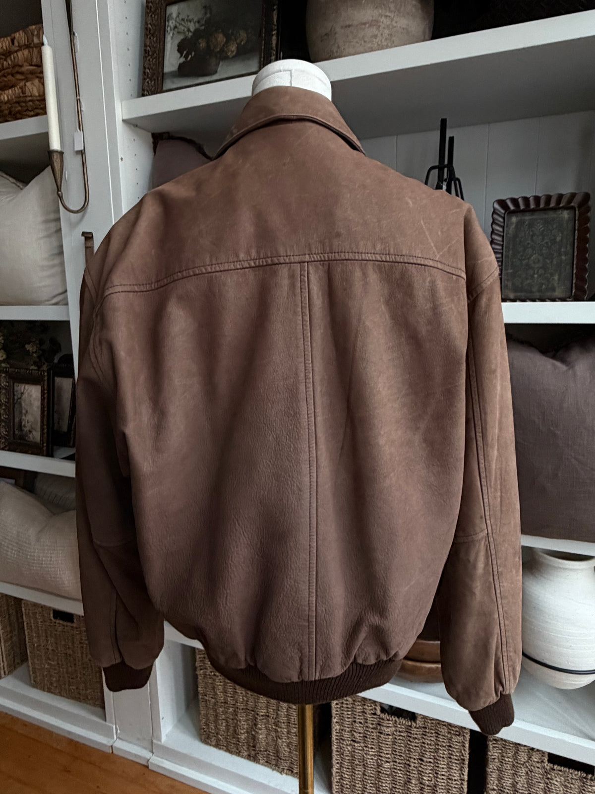 90s Beyond leather bomber. Fits XS-M petite