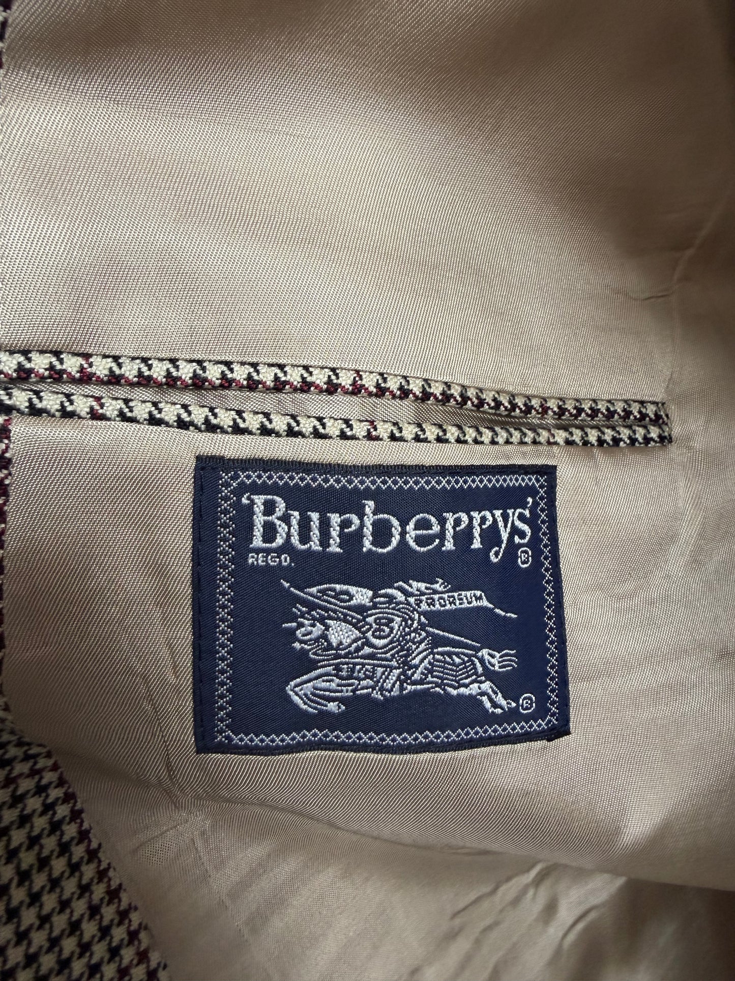 90s Burberry silk wool blend houndstooth blazer. Made in the USA. Fits M-XL