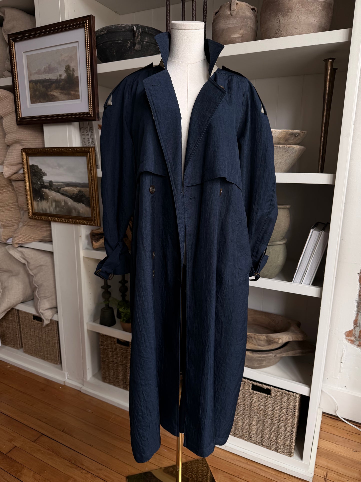 90s Club 5’4’ Petite navy light weight trench.