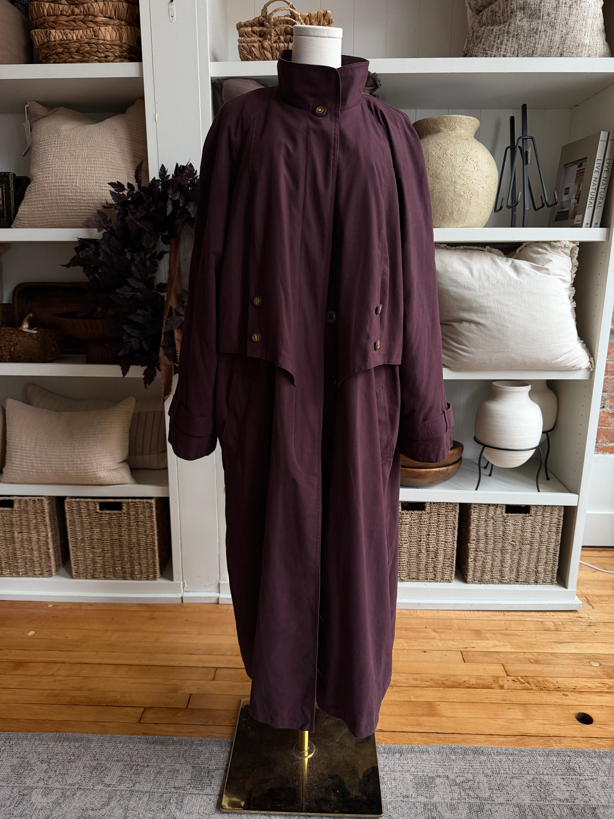 90s Fleet Street burgundy trench. Fits M-XL
