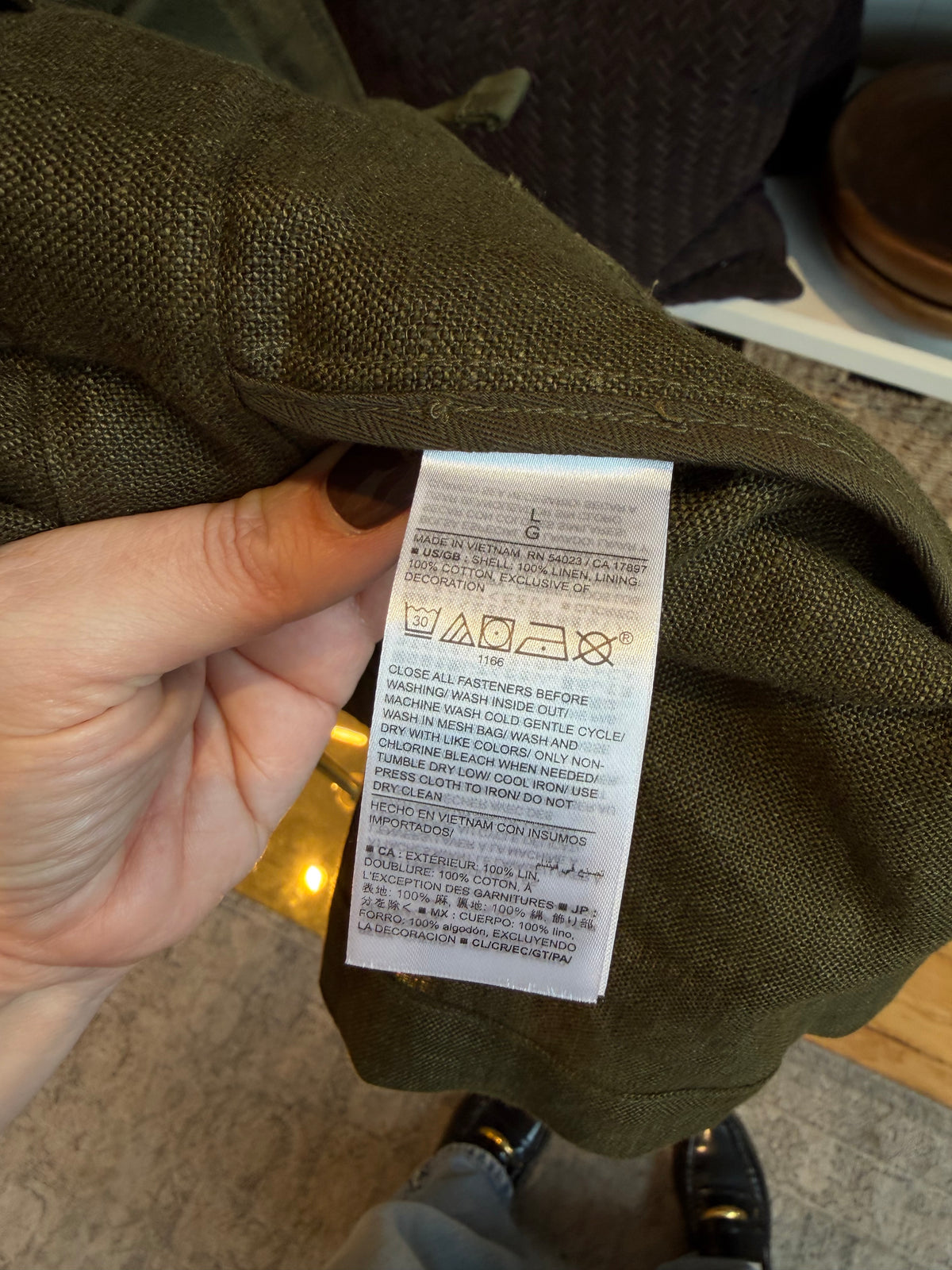 Banana Republic linen canvas utility jacket in olive green. Size L