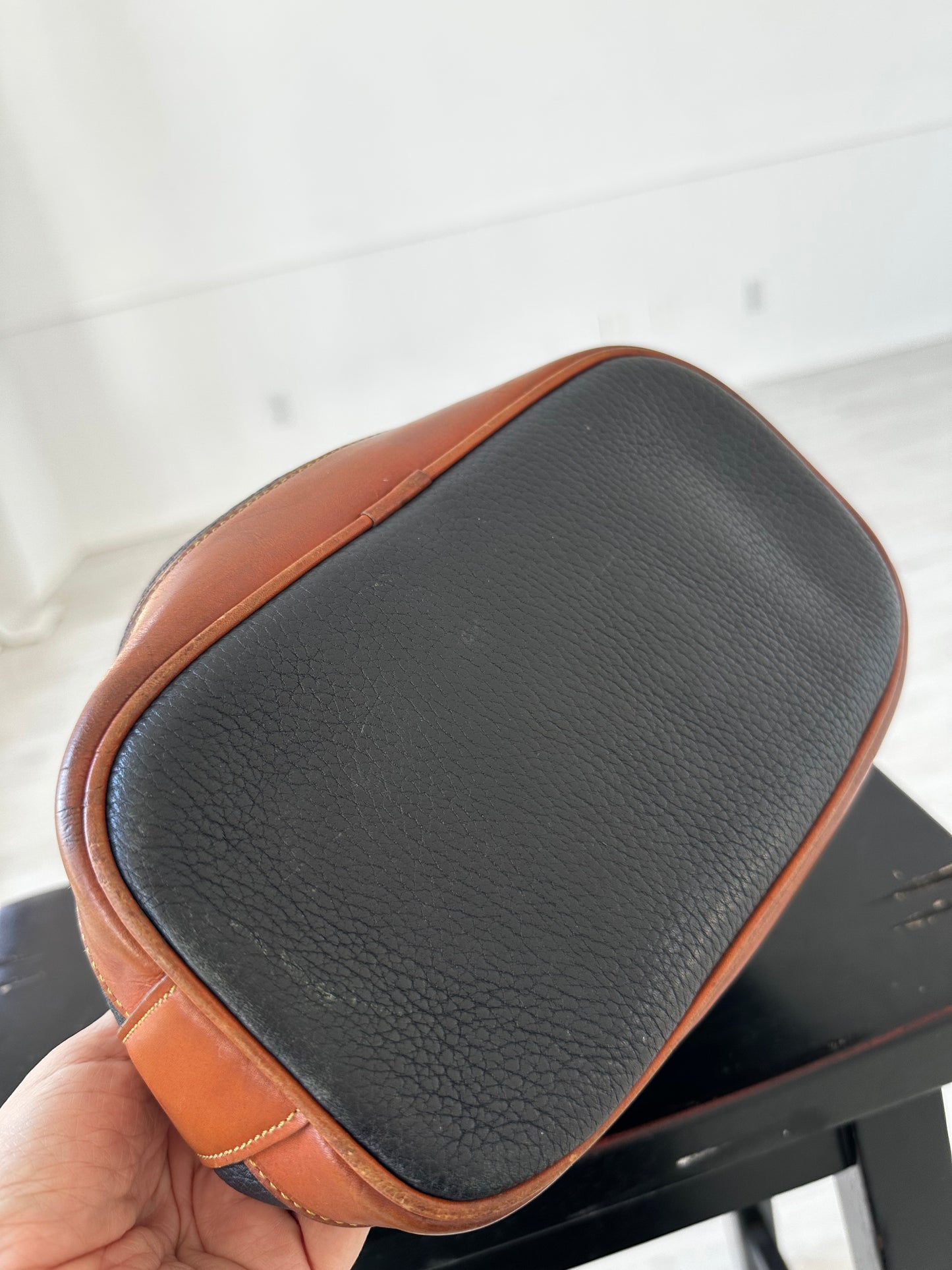 90s Dooney and Bourke black bucket bag