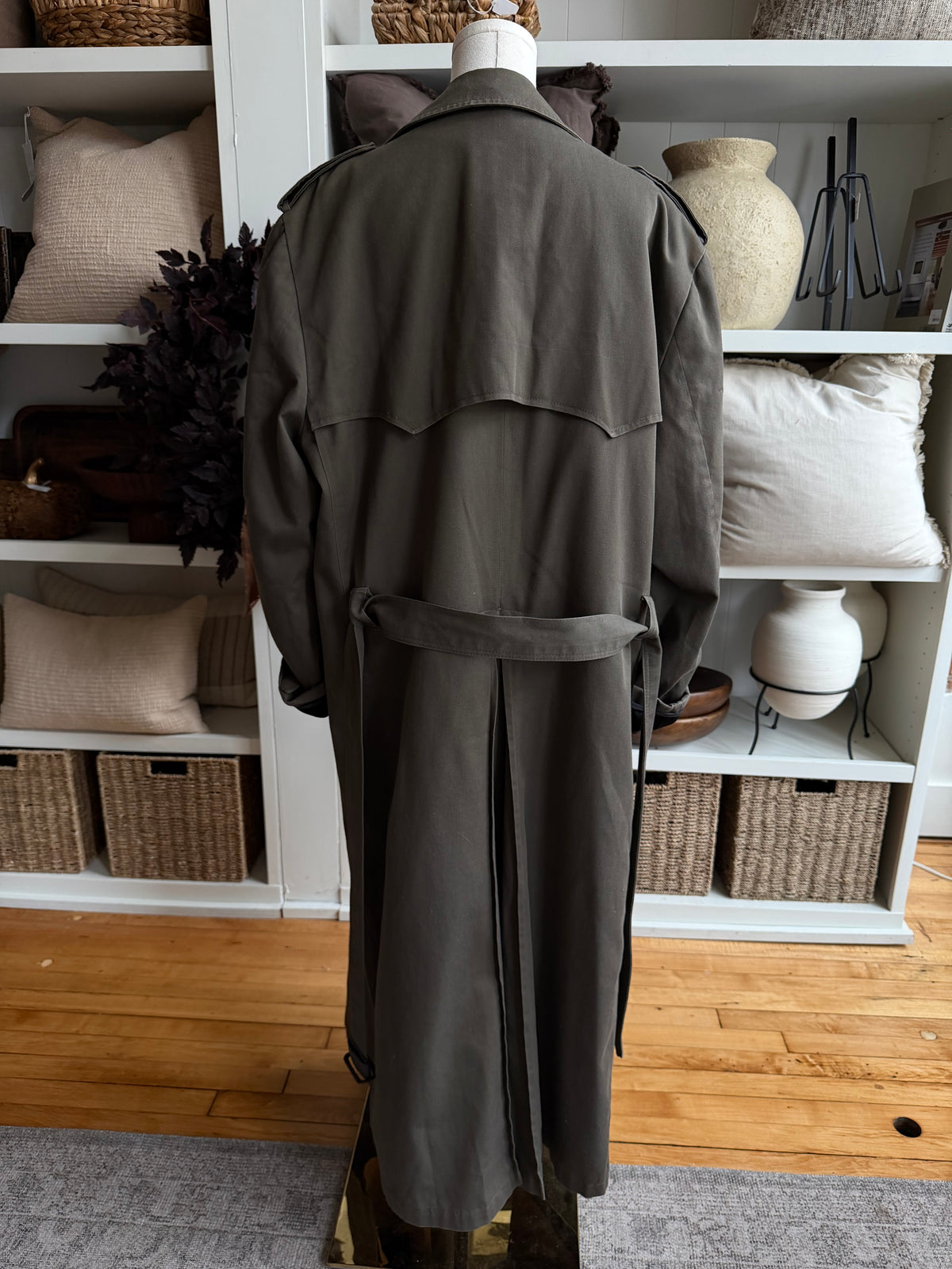 Vintage Christian Dior green trench. Fits M-XL tall