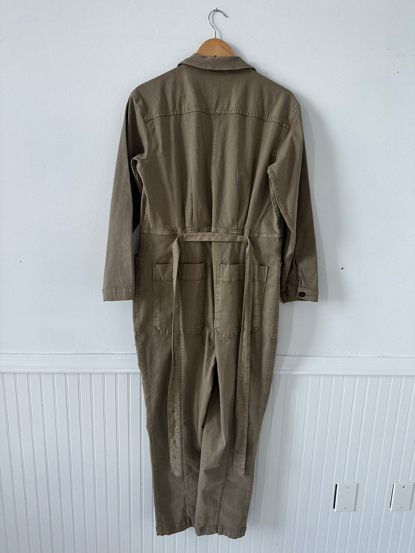 Alex Mill Expedition jumpsuit in khaki. Size large
