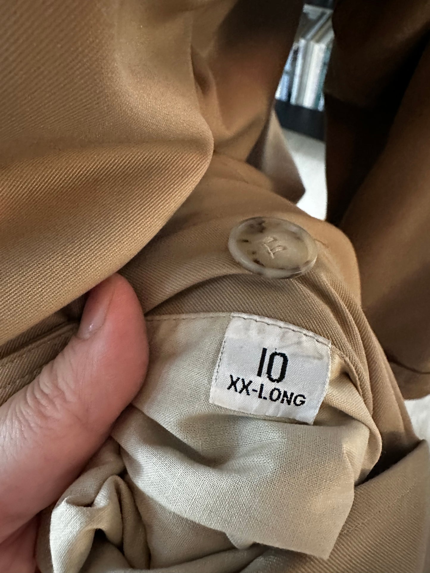 90s Burberry trench. Size XX-Long. Missing belt